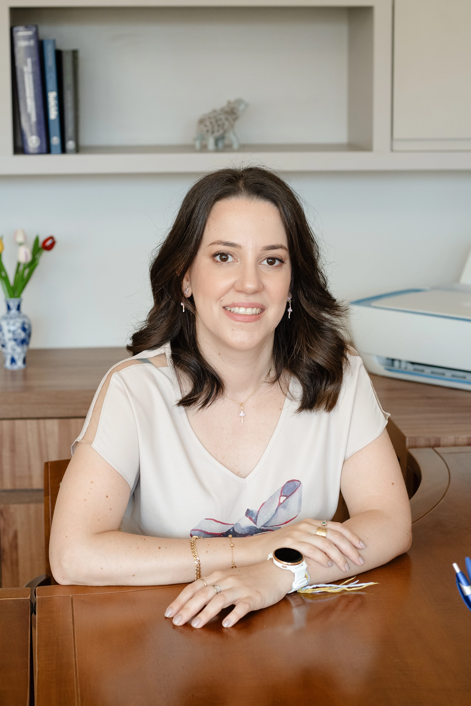 Dra. Mariana Almeida em foto profissional